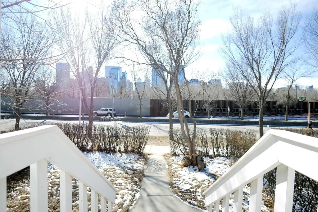 434 Memorial Drive NW Calgary AB T2N 3C3