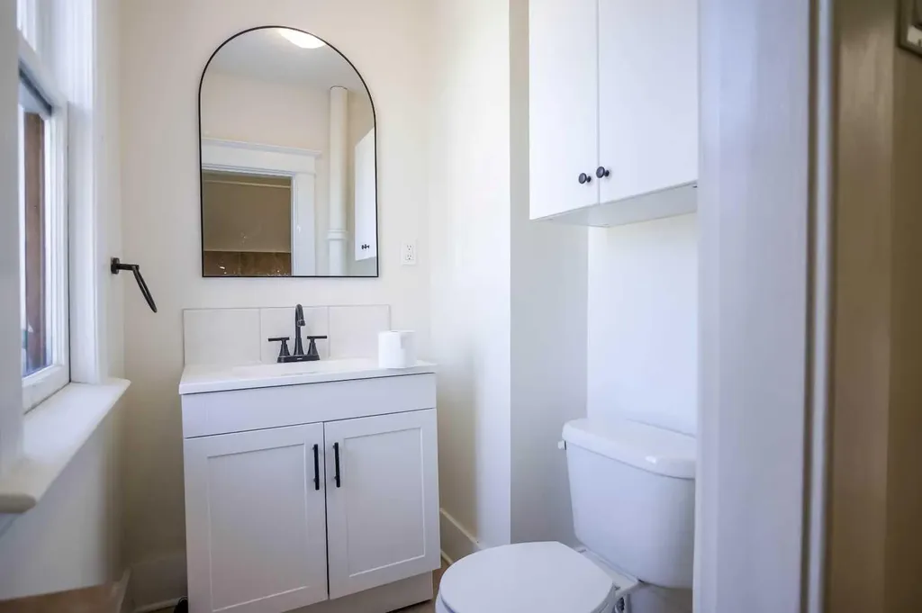 434 Memorial Drive NW Calgary AB T2N 3C3