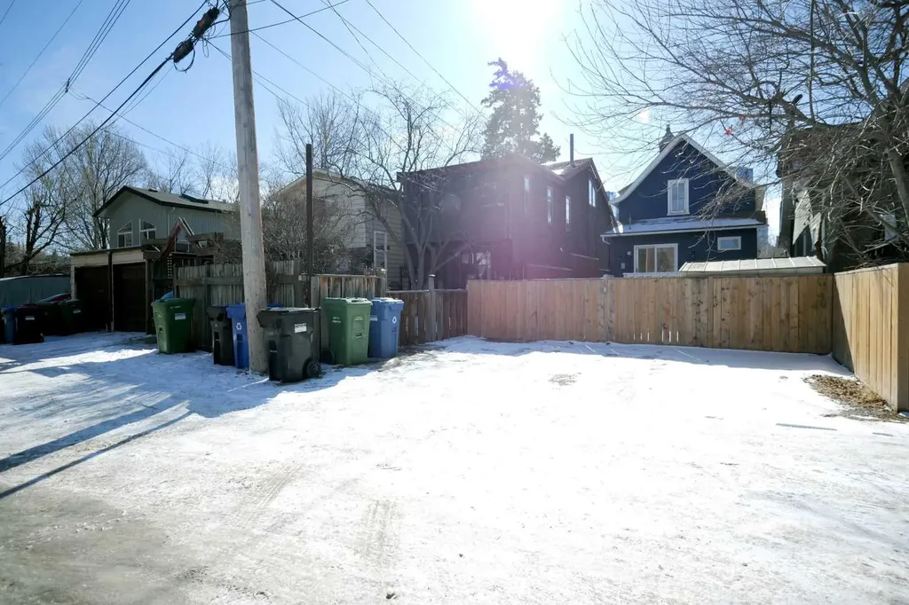 434 Memorial Drive NW Calgary AB T2N 3C3