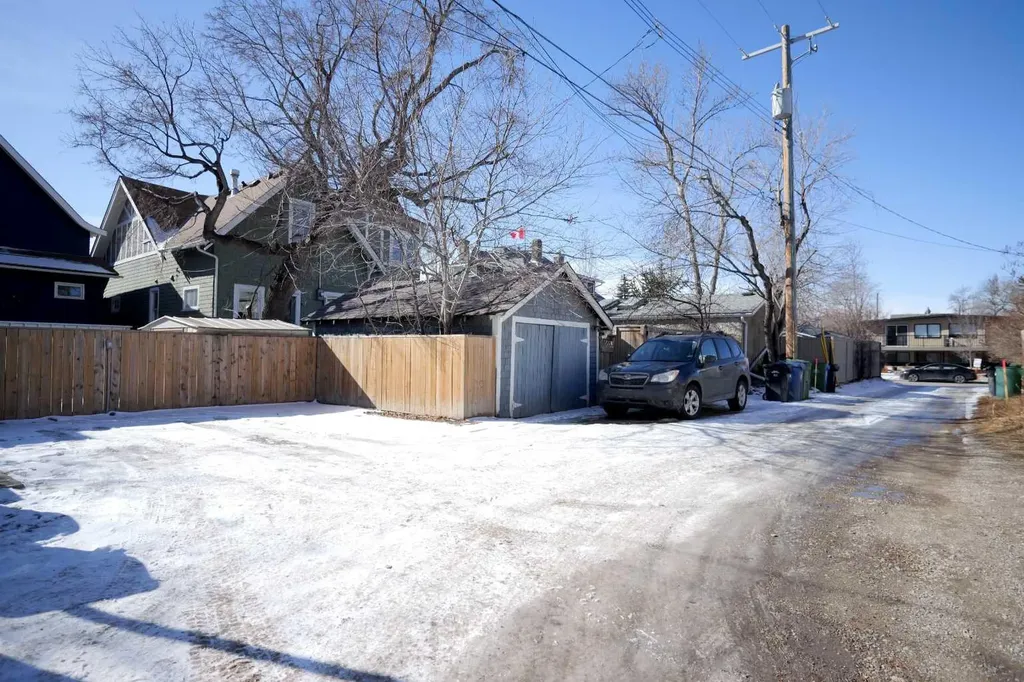 434 Memorial Drive NW Calgary AB T2N 3C3