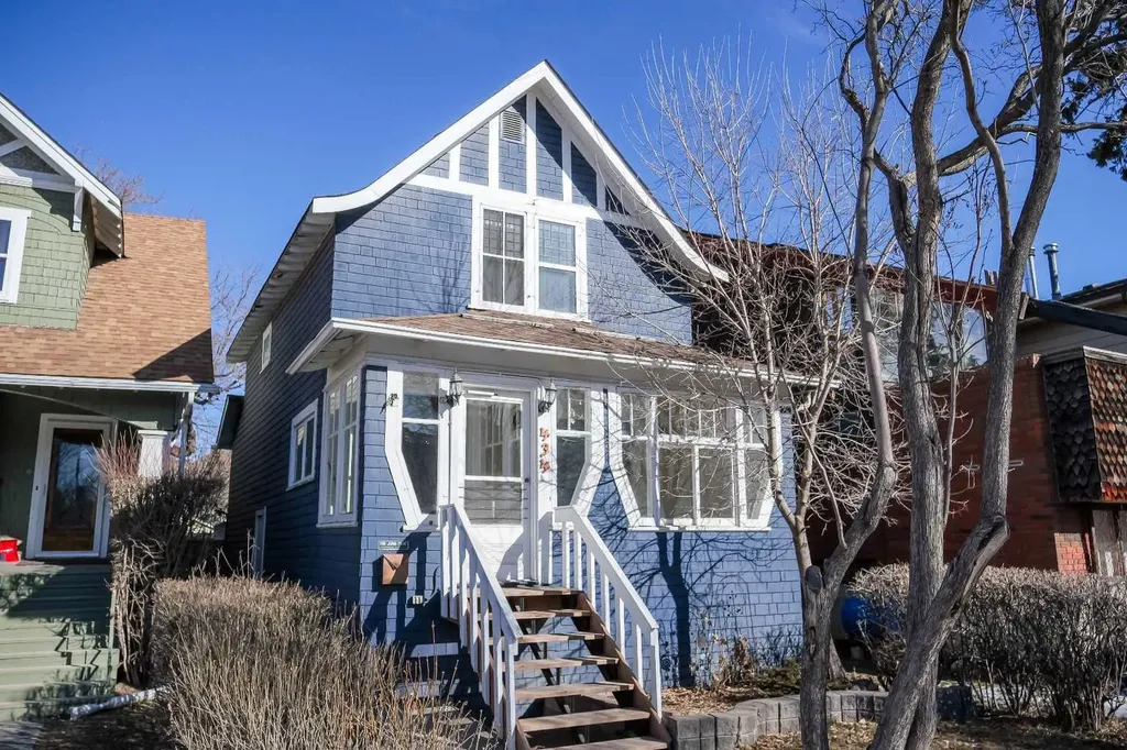 434 Memorial Drive NW Calgary AB T2N 3C3