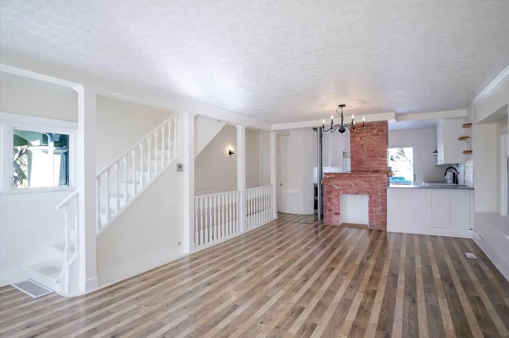 434 Memorial Drive NW Calgary AB T2N 3C3