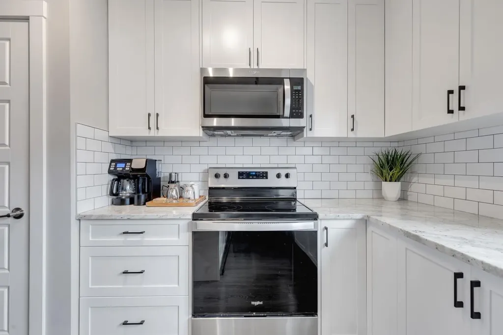 11 Sage Bluff Gate NW Calgary AB T3R 1T5