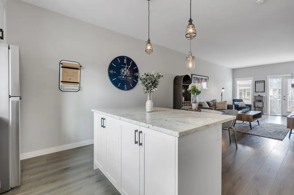 11 Sage Bluff Gate NW Calgary AB T3R 1T5