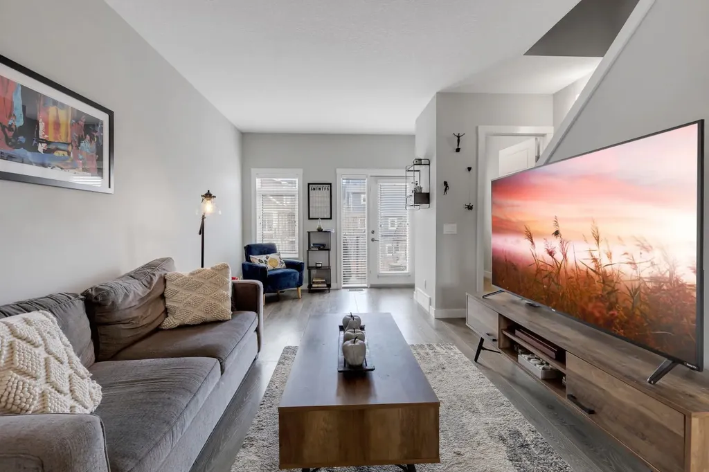 11 Sage Bluff Gate NW Calgary AB T3R 1T5
