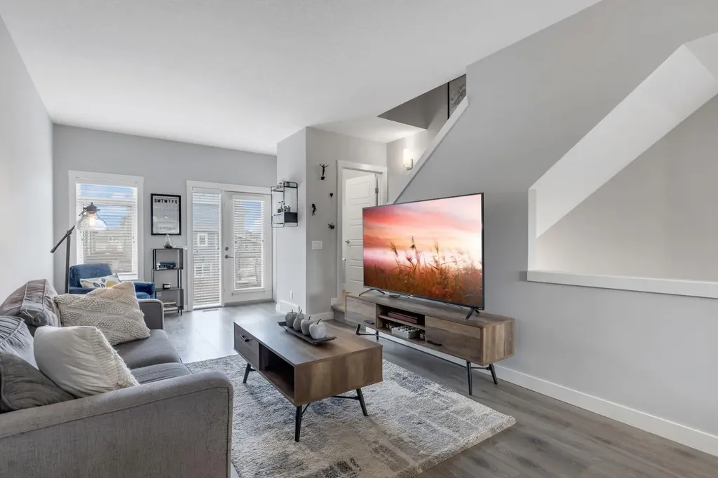 11 Sage Bluff Gate NW Calgary AB T3R 1T5