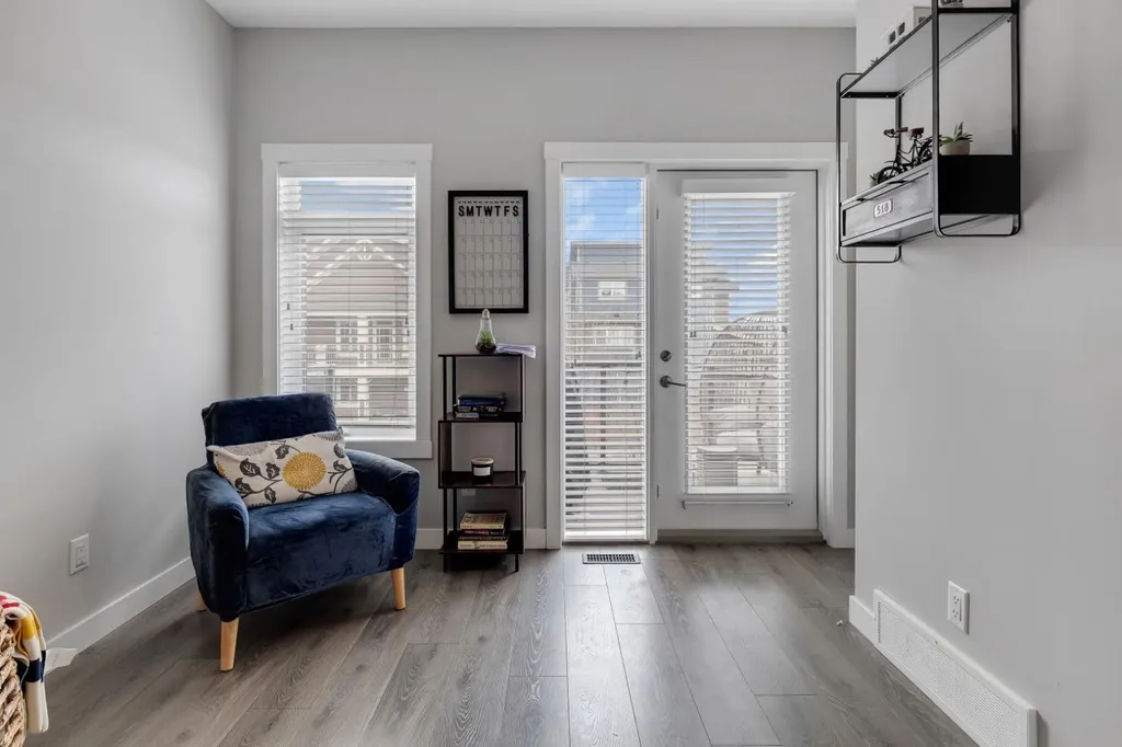 11 Sage Bluff Gate NW Calgary AB T3R 1T5