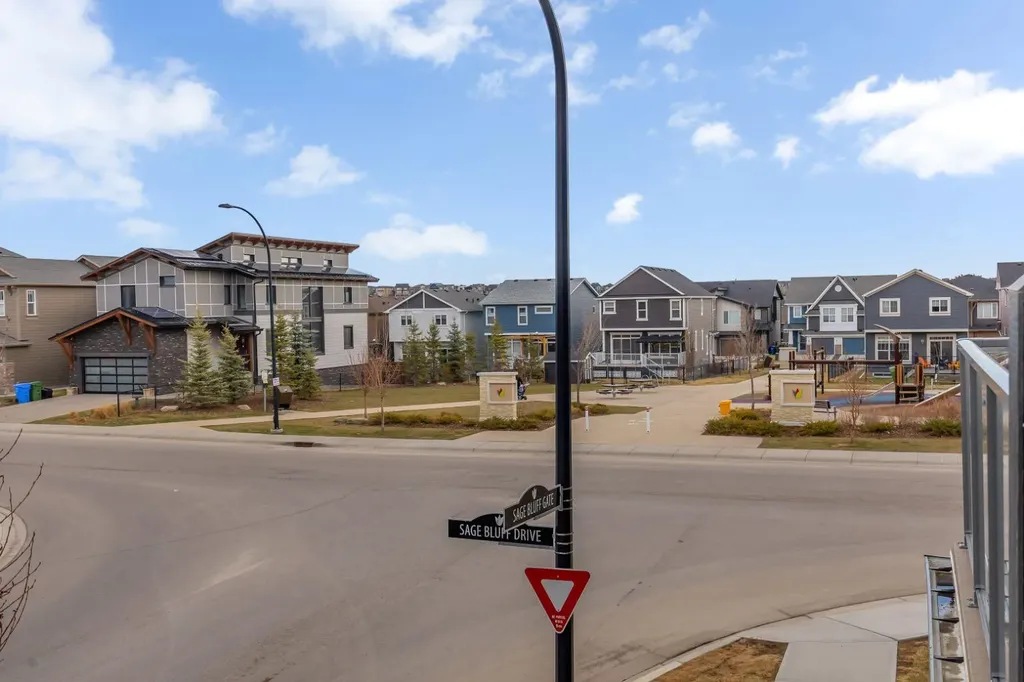 11 Sage Bluff Gate NW Calgary AB T3R 1T5