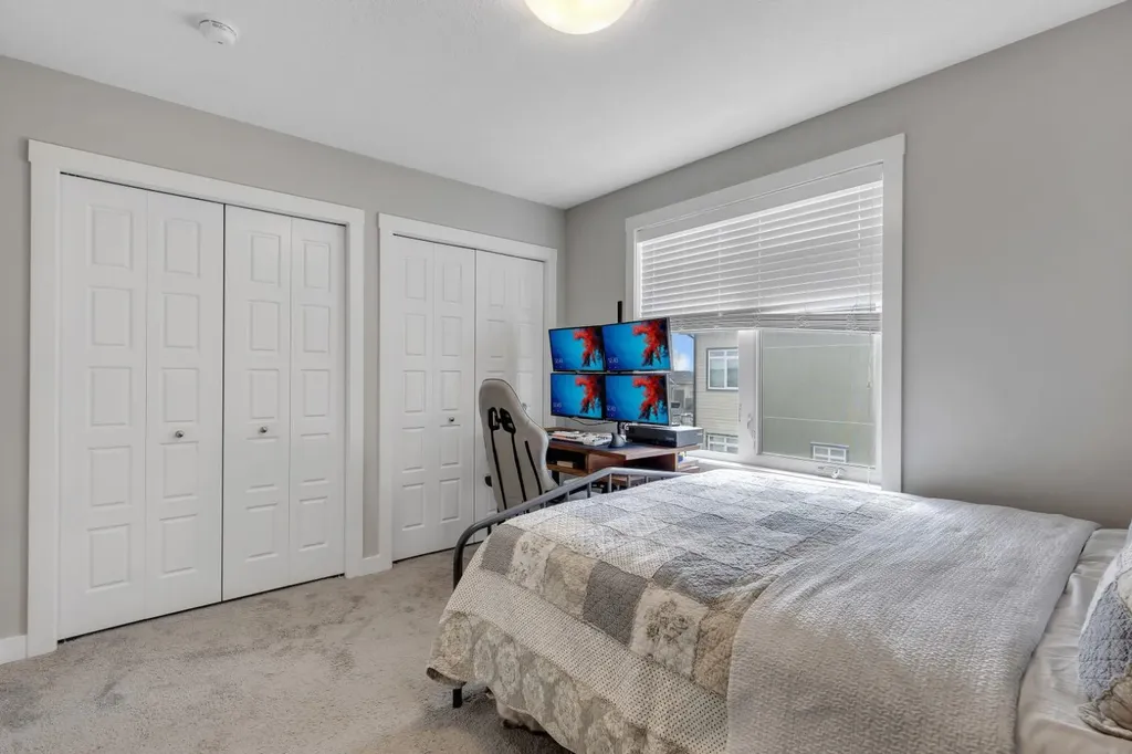 11 Sage Bluff Gate NW Calgary AB T3R 1T5