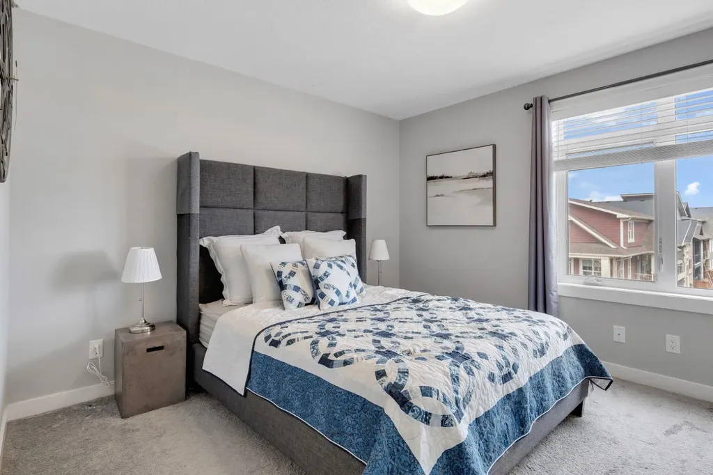 11 Sage Bluff Gate NW Calgary AB T3R 1T5