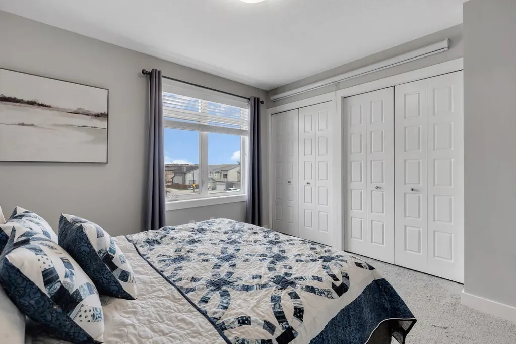 11 Sage Bluff Gate NW Calgary AB T3R 1T5