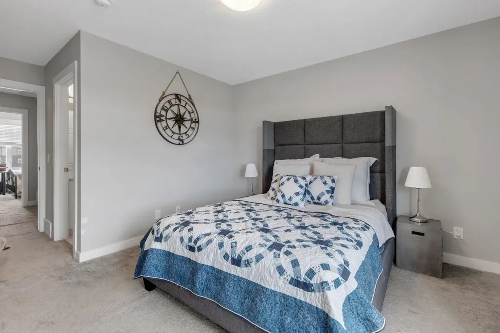 11 Sage Bluff Gate NW Calgary AB T3R 1T5