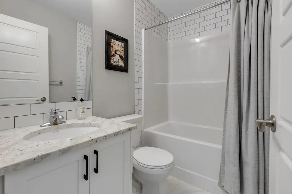 11 Sage Bluff Gate NW Calgary AB T3R 1T5