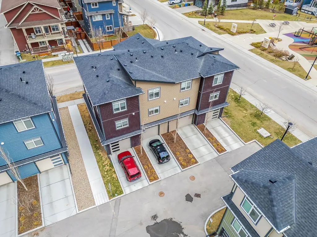 11 Sage Bluff Gate NW Calgary AB T3R 1T5