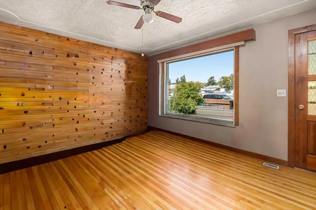 4503 Bowness Road NW Calgary AB T3B 0A9