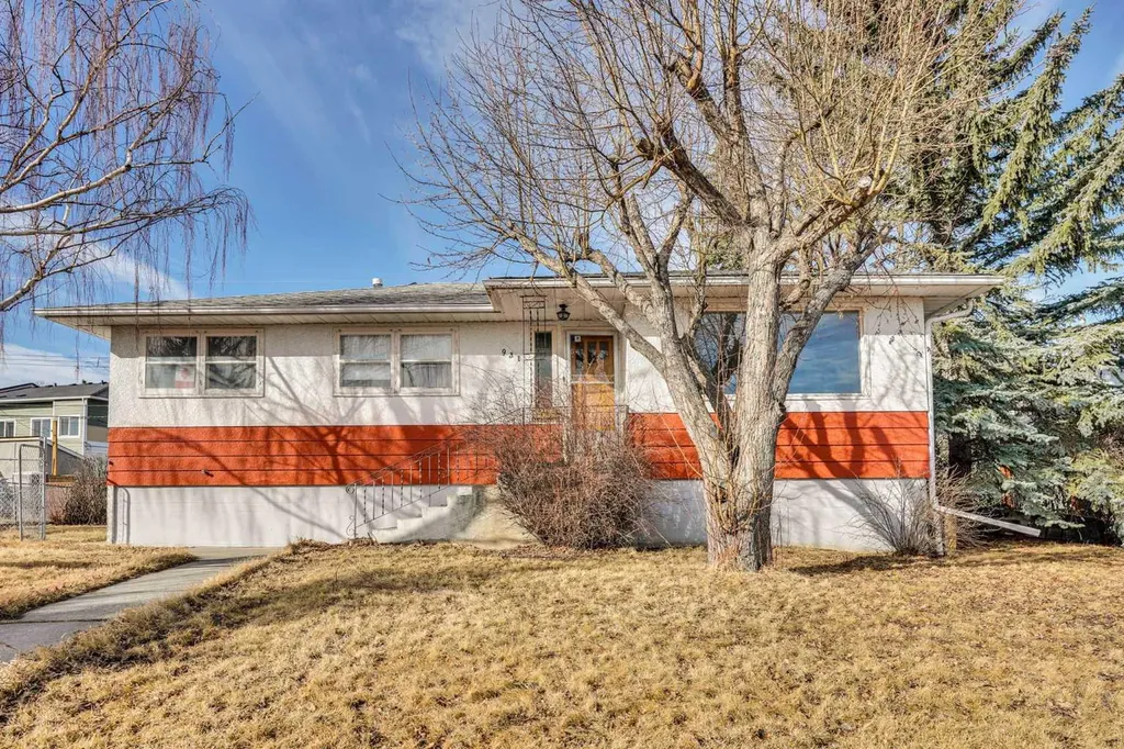 931 Robert Road NE Calgary AB t2e5n1