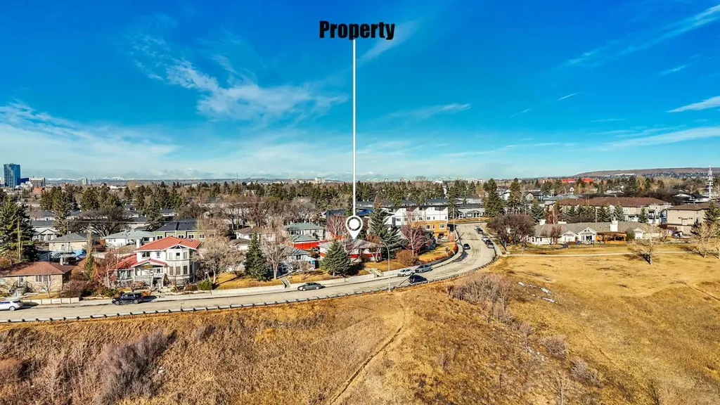 931 Robert Road NE Calgary AB t2e5n1