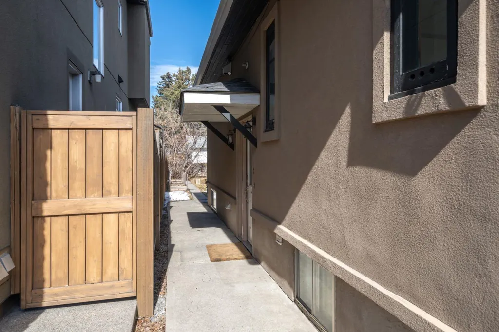 232 21 Avenue NE Calgary AB T2E1S4