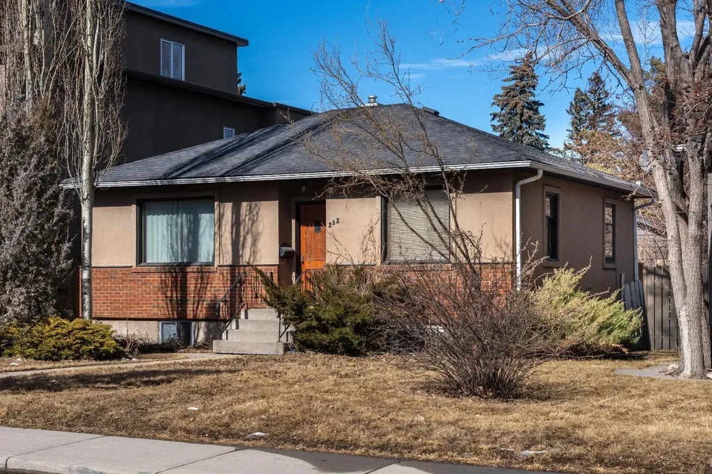 232 21 Avenue NE Calgary AB T2E1S4