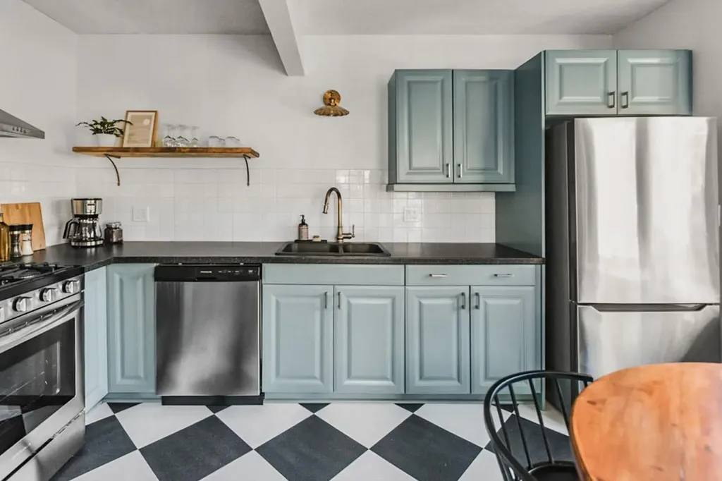 232 21 Avenue NE Calgary AB T2E1S4