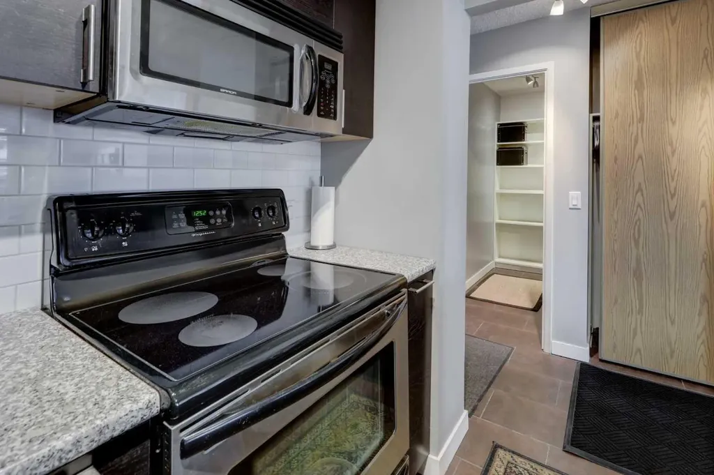 738 3 Avenue SW Calgary AB T2P0G7