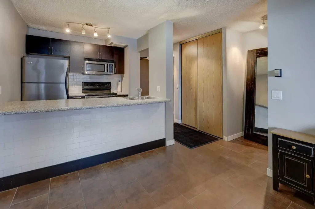 738 3 Avenue SW Calgary AB T2P0G7