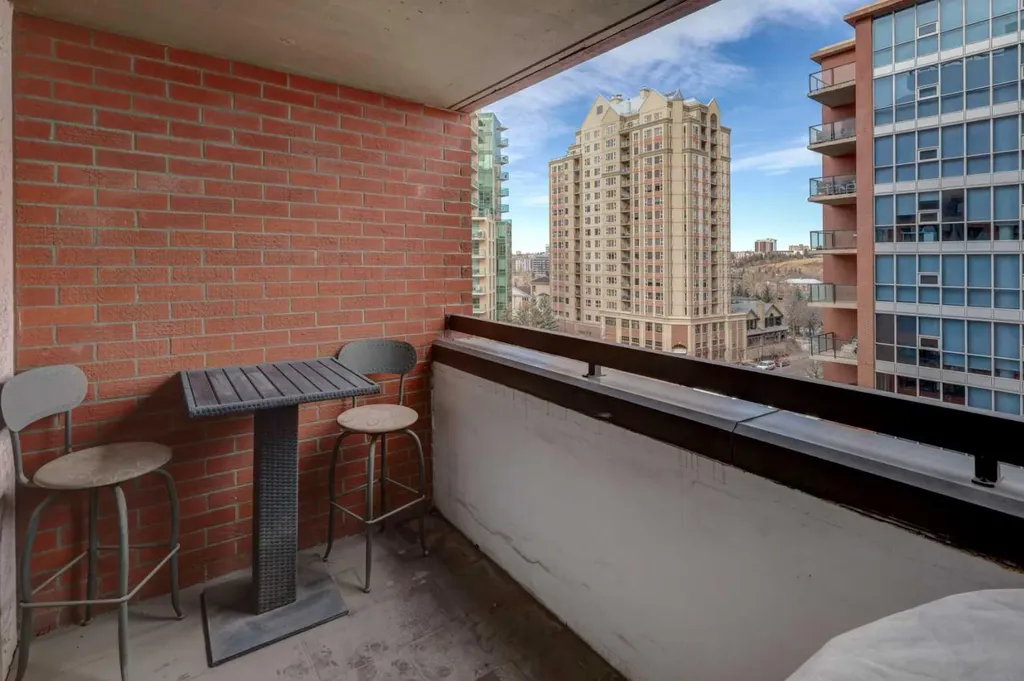 738 3 Avenue SW Calgary AB T2P0G7