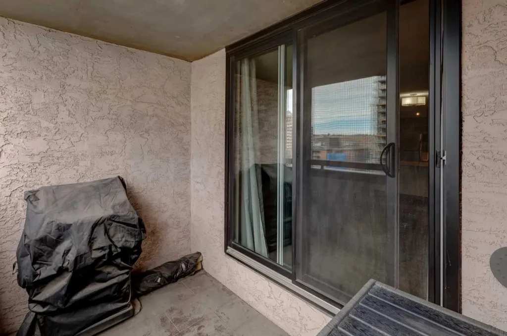 738 3 Avenue SW Calgary AB T2P0G7