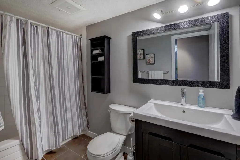 738 3 Avenue SW Calgary AB T2P0G7