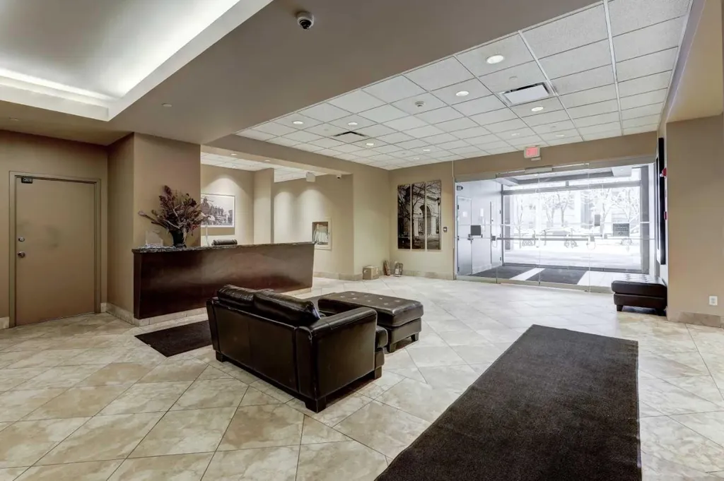 738 3 Avenue SW Calgary AB T2P0G7