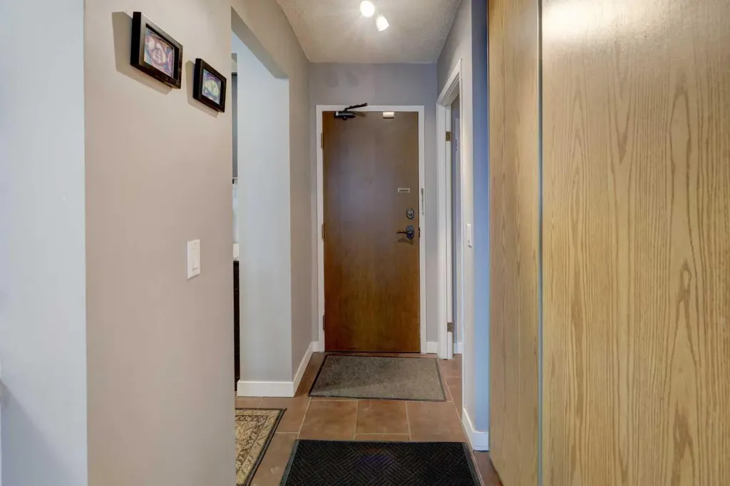 738 3 Avenue SW Calgary AB T2P0G7