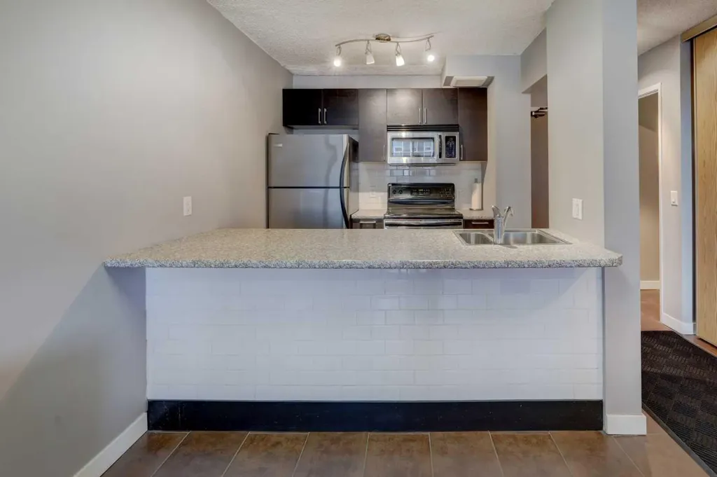 738 3 Avenue SW Calgary AB T2P0G7
