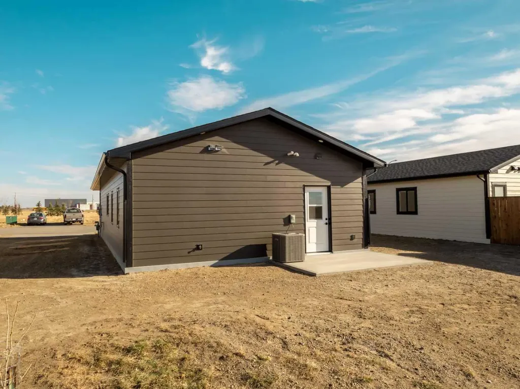 7038 48 Street Taber AB T1G 0G7