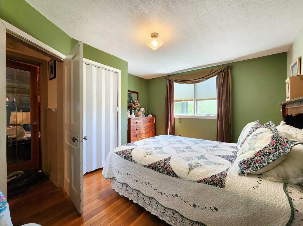 4221 6 Highway Twin Butte AB T0K 1W0