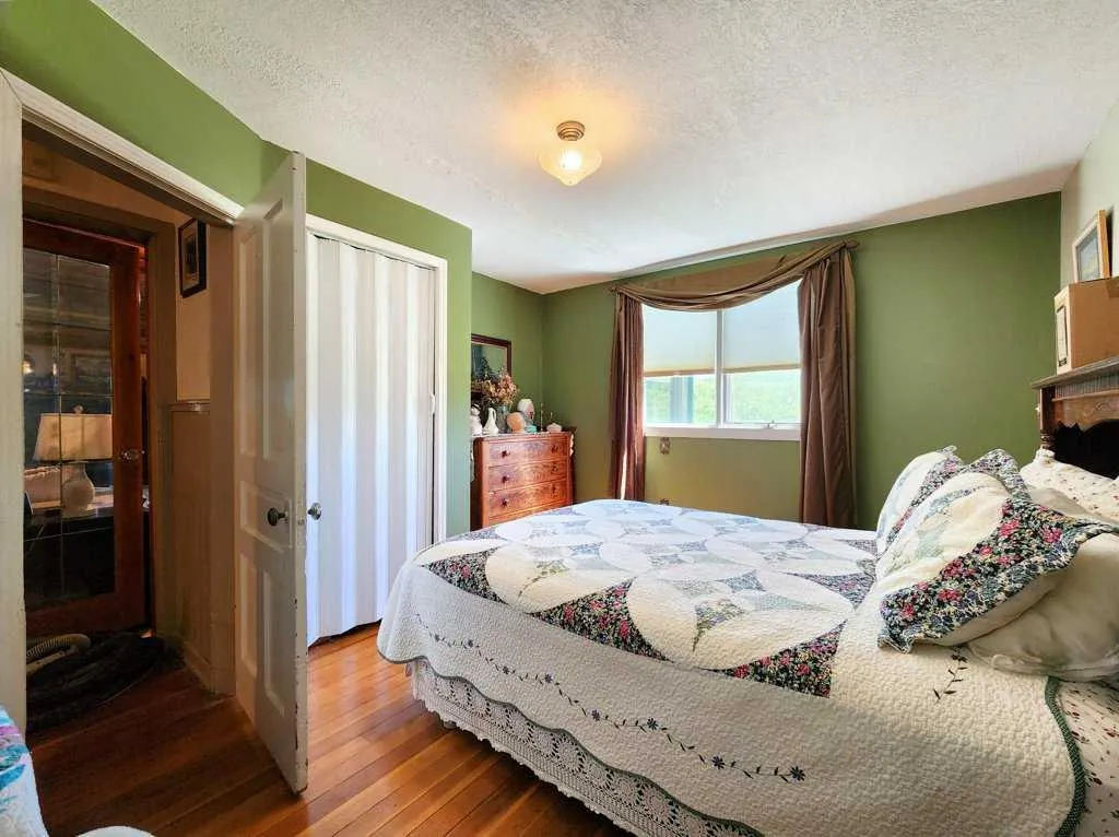 4221 6 Highway Twin Butte AB T0K 1W0