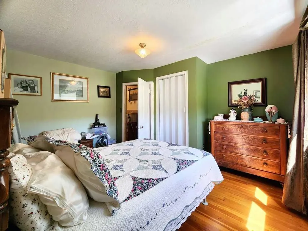 4221 6 Highway Twin Butte AB T0K 1W0