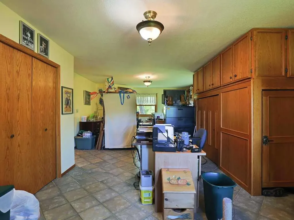 4221 6 Highway Twin Butte AB T0K 1W0