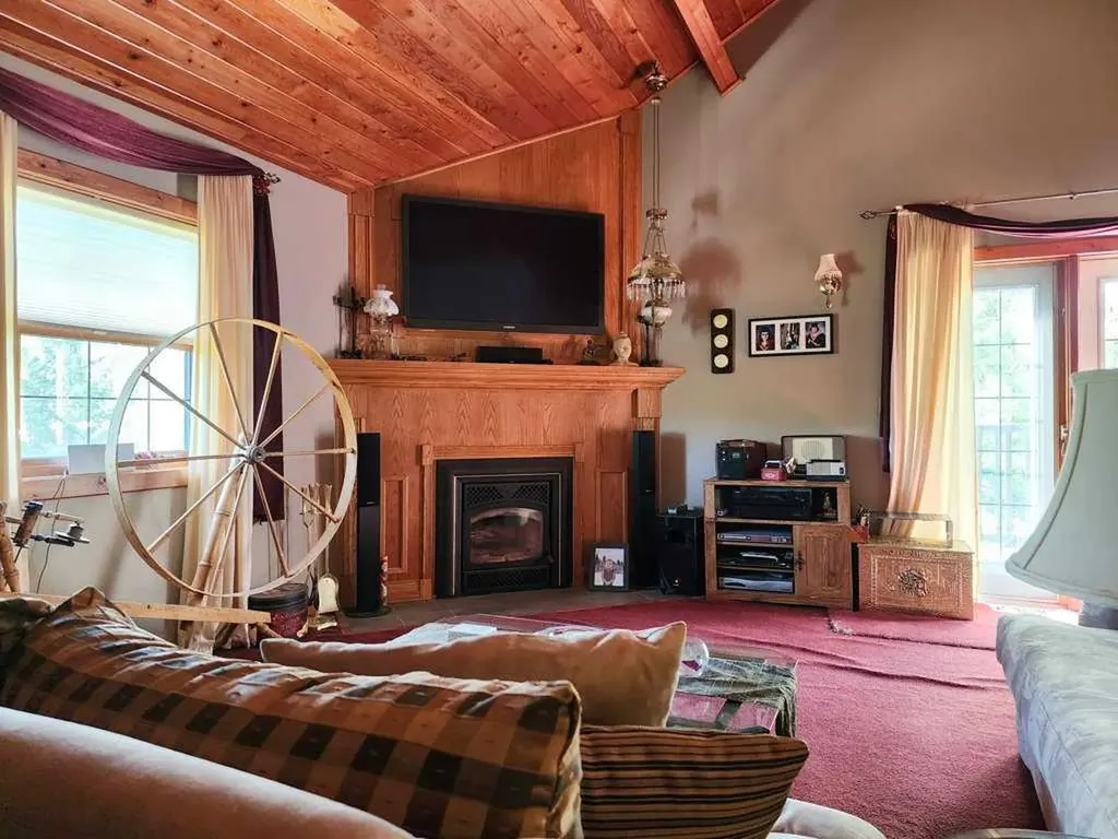 4221 6 Highway Twin Butte AB T0K 1W0