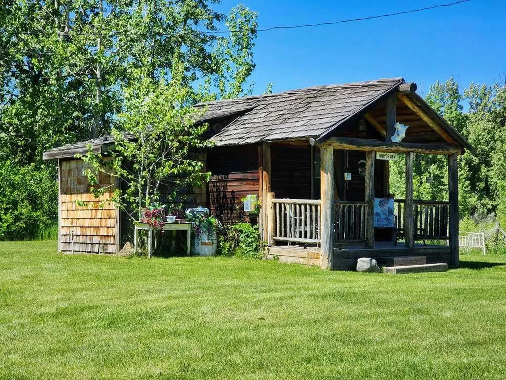 4221 6 Highway Twin Butte AB T0K 1W0
