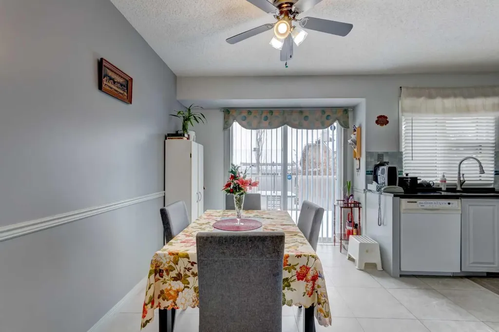 38 Millbank Hill SW Calgary AB T2Y 2Y9