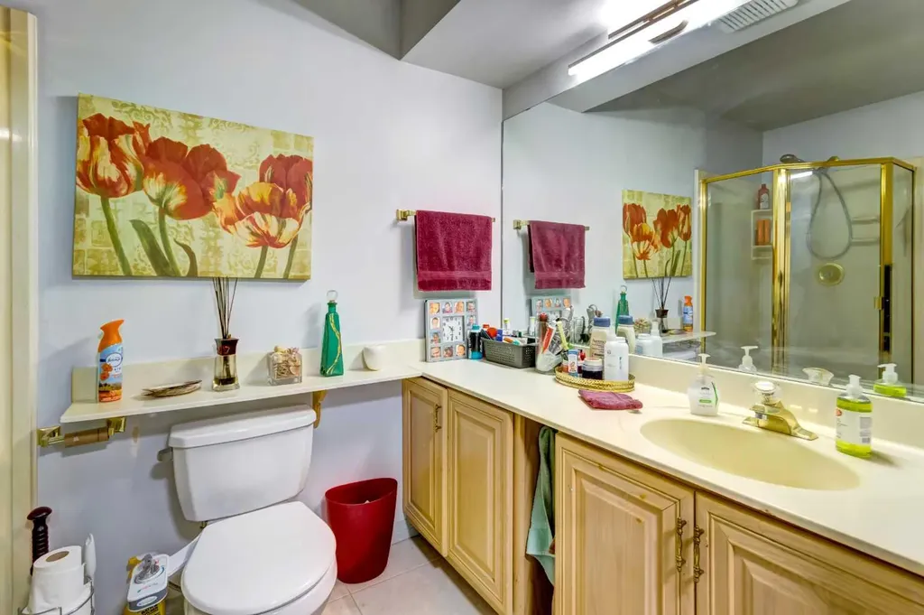38 Millbank Hill SW Calgary AB T2Y 2Y9