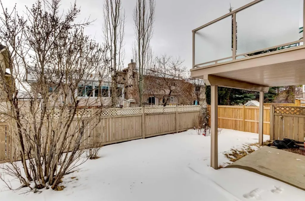 38 Millbank Hill SW Calgary AB T2Y 2Y9