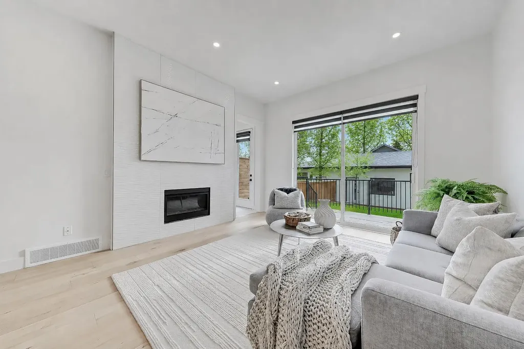 523 55 Avenue SW Calgary AB T2V 0E9