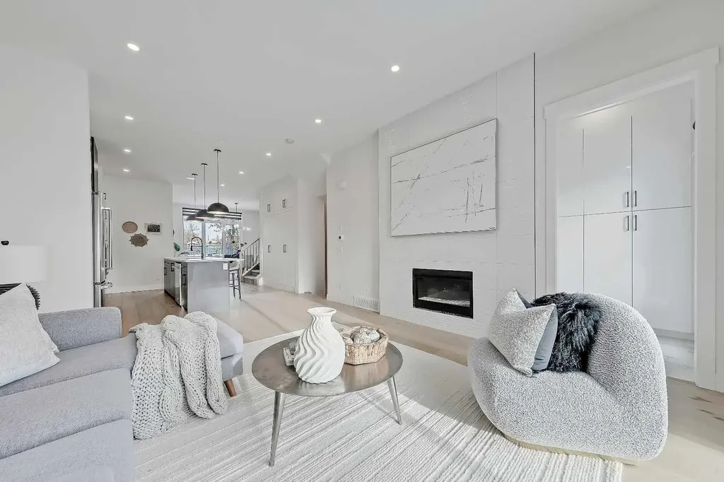 523 55 Avenue SW Calgary AB T2V 0E9