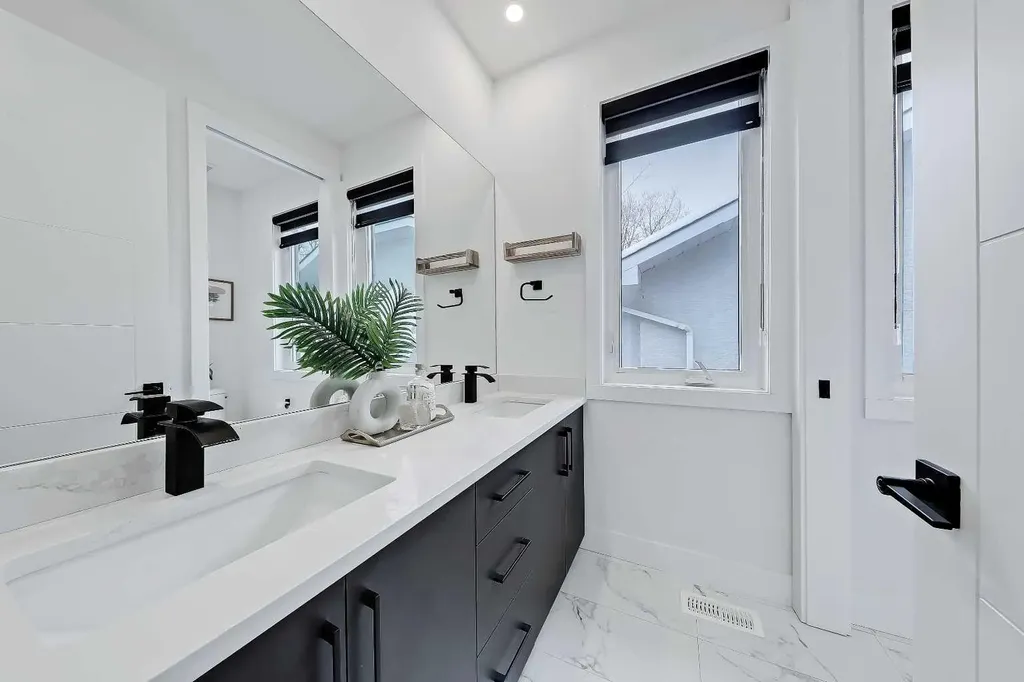 523 55 Avenue SW Calgary AB T2V 0E9