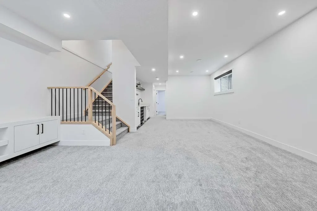 523 55 Avenue SW Calgary AB T2V 0E9