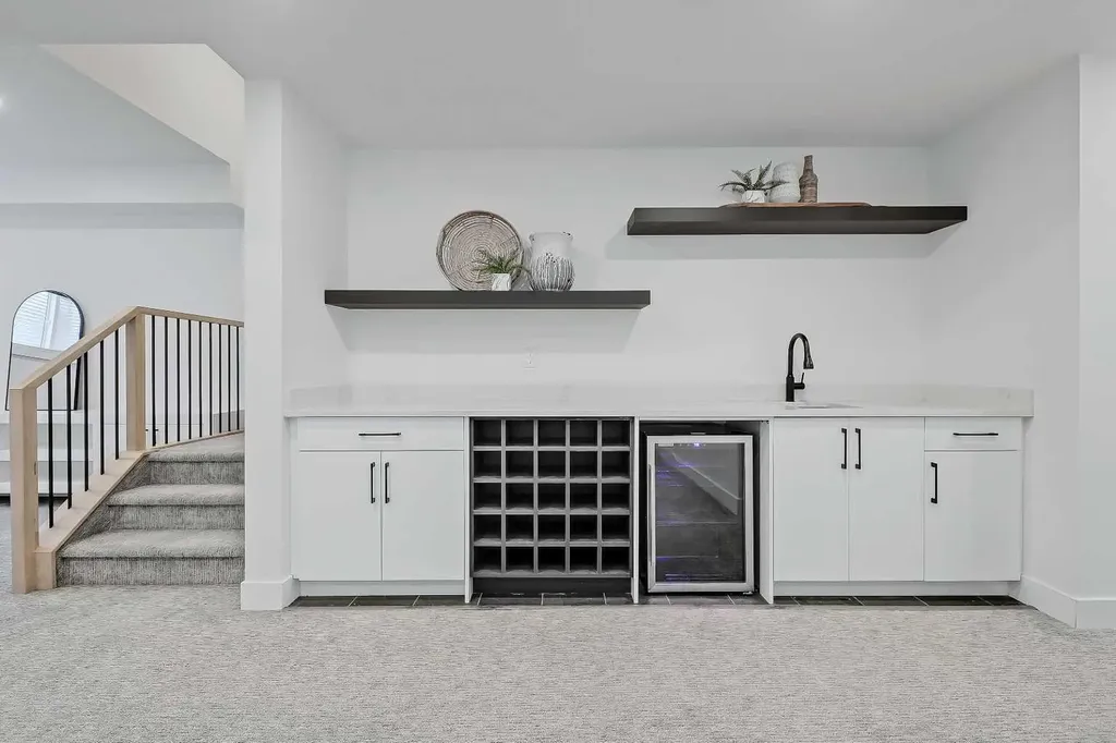 523 55 Avenue SW Calgary AB T2V 0E9