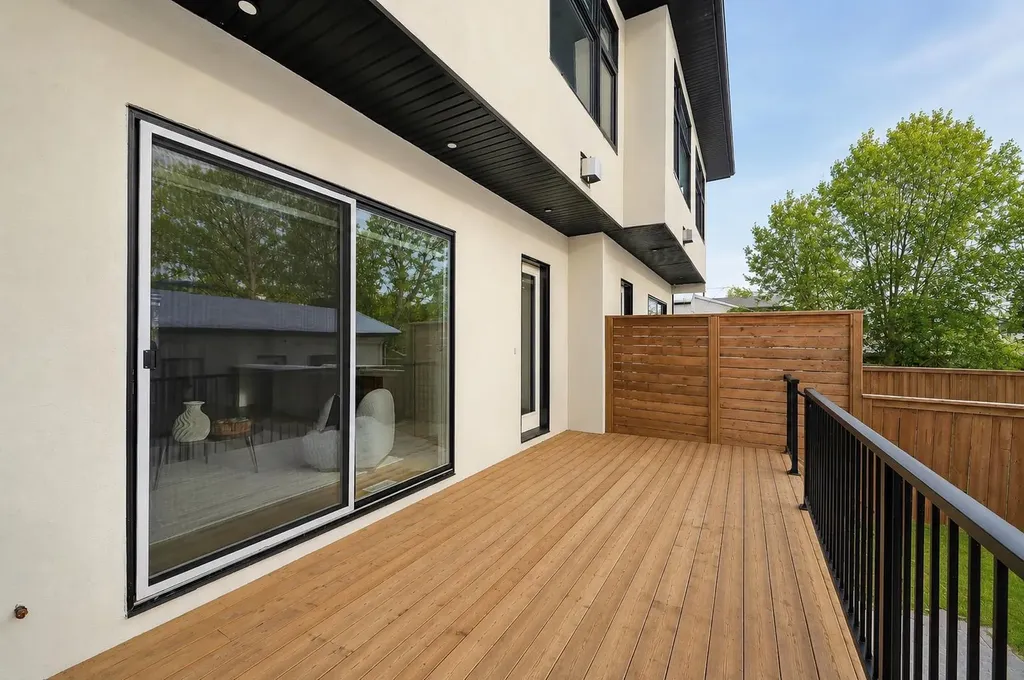 523 55 Avenue SW Calgary AB T2V 0E9