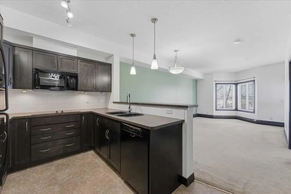 30 Royal Oak Plaza NW Calgary AB T3G 0C1