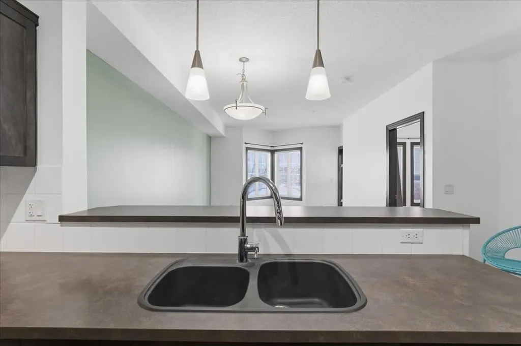 30 Royal Oak Plaza NW Calgary AB T3G 0C1